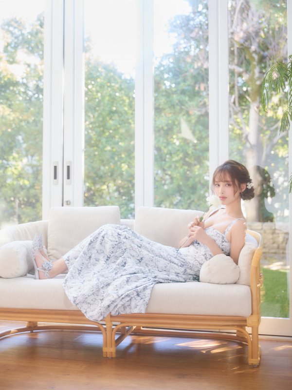 アイボリーxグレー モデル：きほ　身長：169cm 着用サイズ：Sサイズ