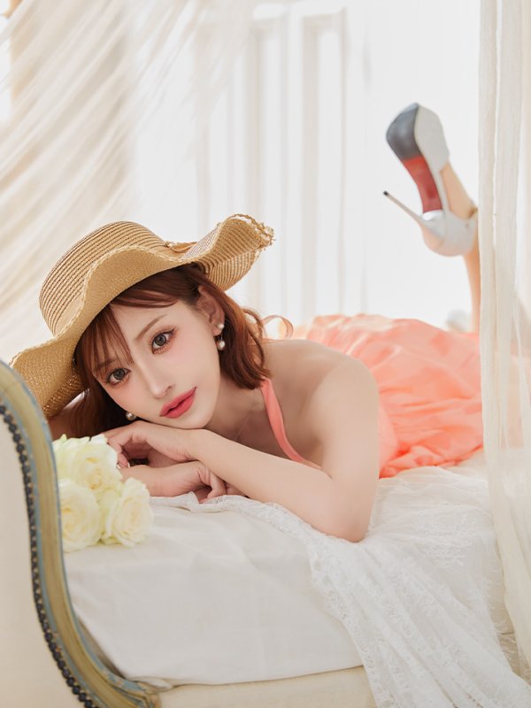 オレンジ モデル：明日花キララ　身長：162cm 着用サイズ：Sサイズ