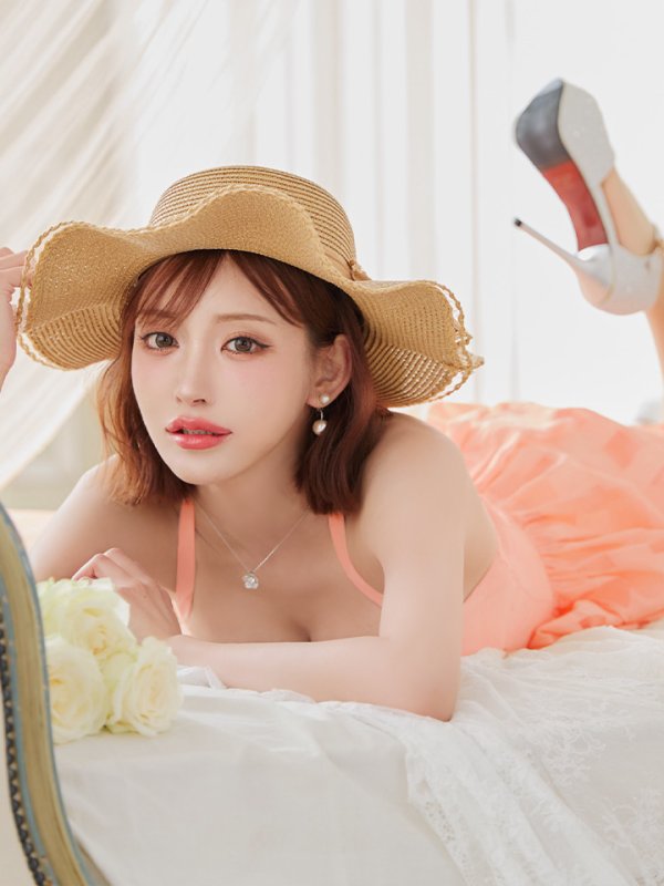 オレンジ モデル：明日花キララ　身長：162cm 着用サイズ：Sサイズ