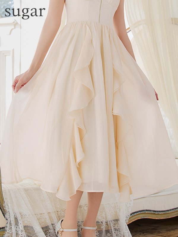 アイボリー モデル:明日花キララ 身長:162cm 着用サイズ:Sサイズ