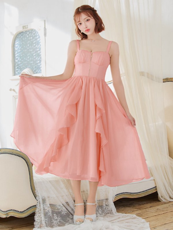 ピンク モデル:明日花キララ 身長:162cm 着用サイズ:Sサイズ