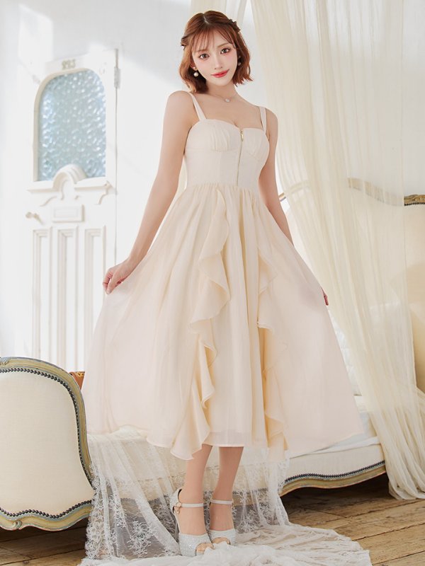 アイボリー モデル:明日花キララ 身長:162cm 着用サイズ:Sサイズ