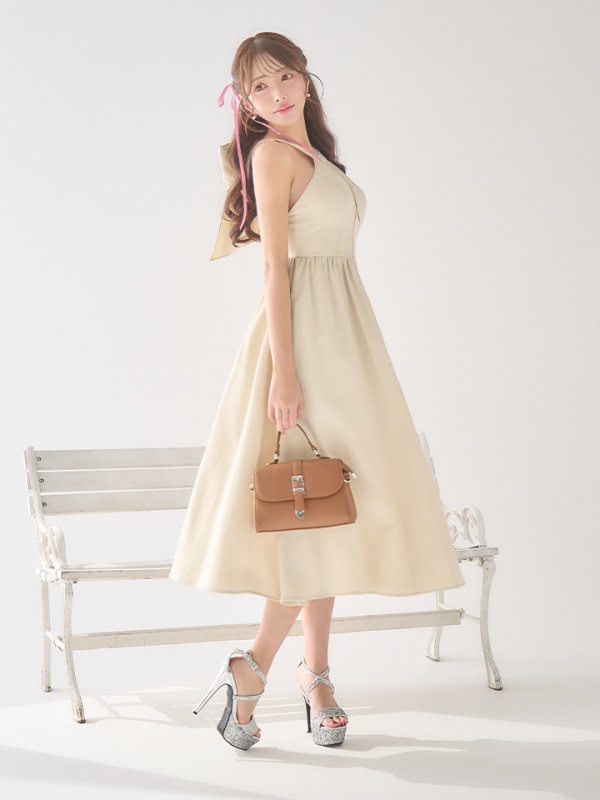 ベージュ モデル:りな 身長:162cm 着用サイズ:Sサイズ