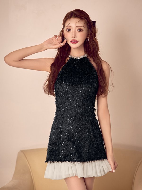 ブラック　モデル：明日花キララ　身長162cm　着用サイズ：Sサイズ