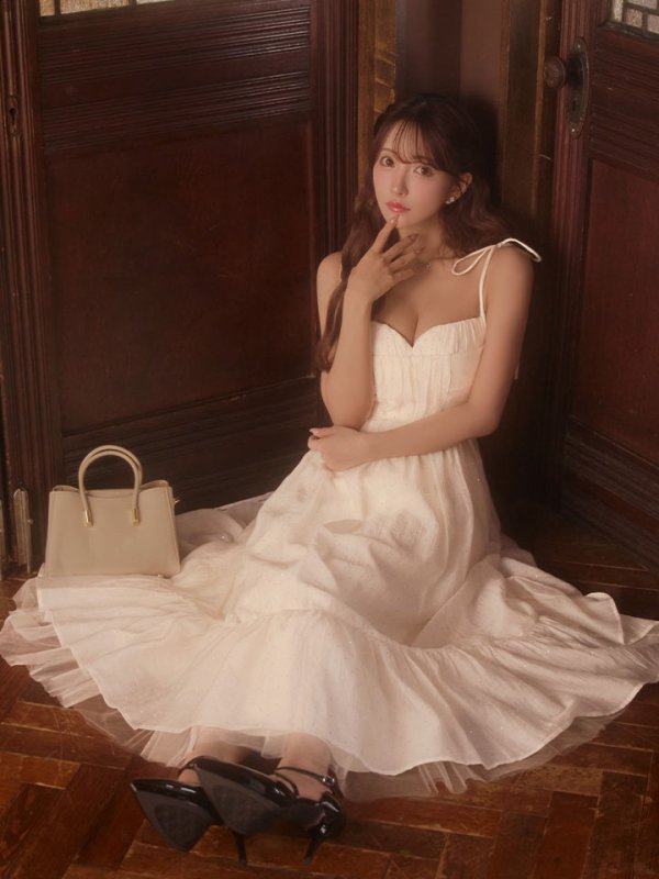 アイボリー　モデル：三上悠亜　身長：159cm　着用サイズ：Sサイズ