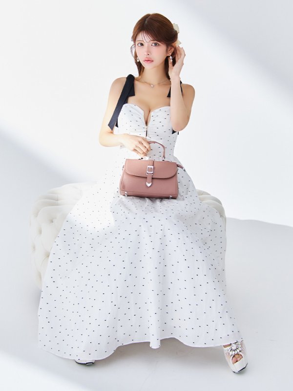 ホワイト モデル:まりん 身長:164cm 着用サイズ:Sサイズ