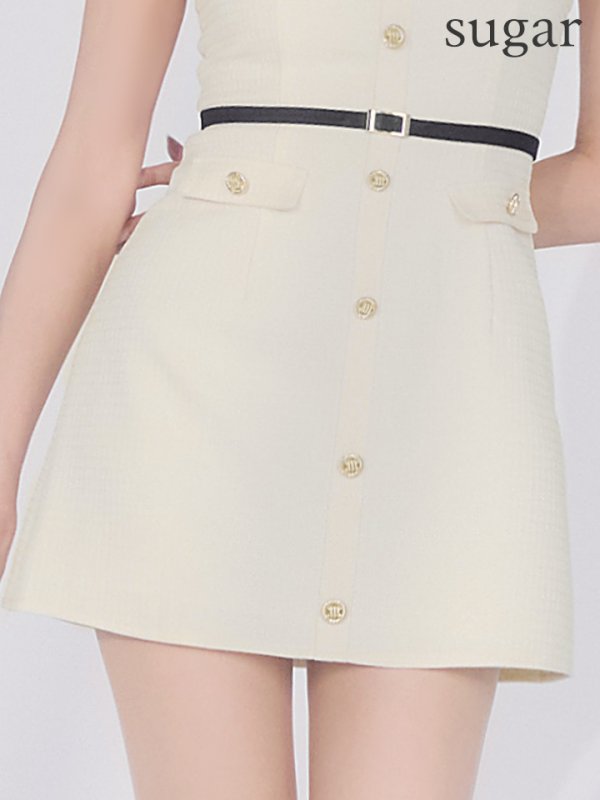 アイボリー モデル：明日花キララ　身長：162cm　着用サイズ：Sサイズ