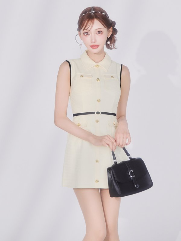 アイボリー モデル：明日花キララ　身長：162cm　着用サイズ：Sサイズ