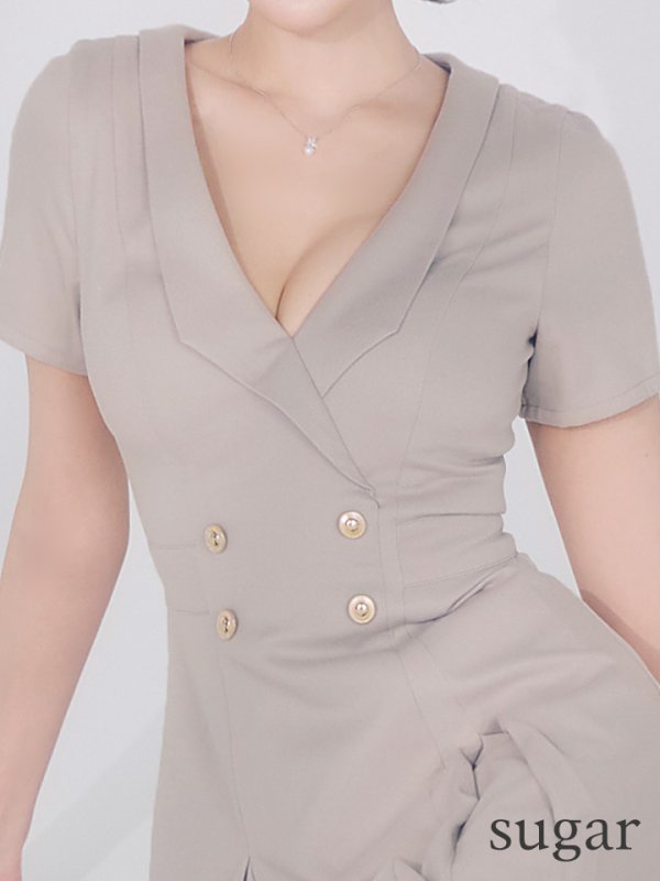 サンドベージュ　モデル：明日花キララ　身長162cm　着用サイズ：Sサイズ