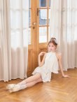 ホワイト　モデル：明日花キララ　身長：162cm サイズ：Sサイズ