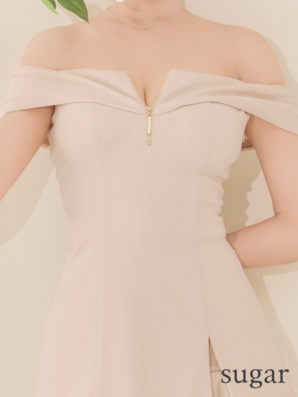 アイボリー モデル:明日花キララ 身長162cm 着用サイズ:Sサイズ