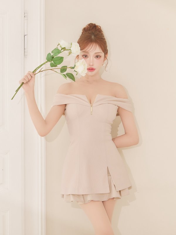 アイボリー モデル:明日花キララ 身長162cm 着用サイズ:Sサイズ