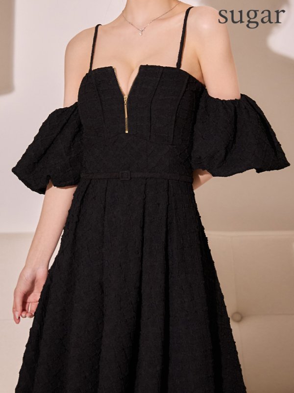 ブラック モデル：ももか　身長：156cm　着用サイズ：Sサイズ