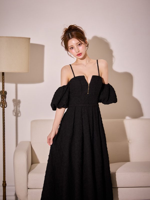 ブラック モデル：ももか　身長：156cm　着用サイズ：Sサイズ