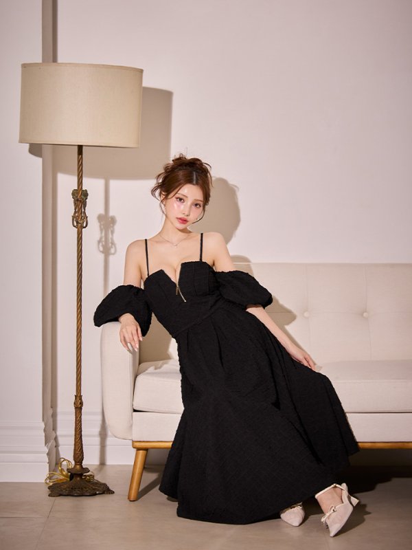 ブラック モデル：ももか　身長：156cm　着用サイズ：Sサイズ