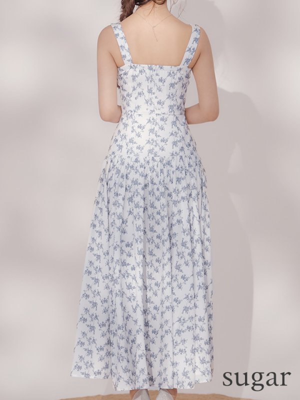 ホワイトxブルー　モデル：三上悠亜　身長：159cm　着用サイズ：Sサイズ