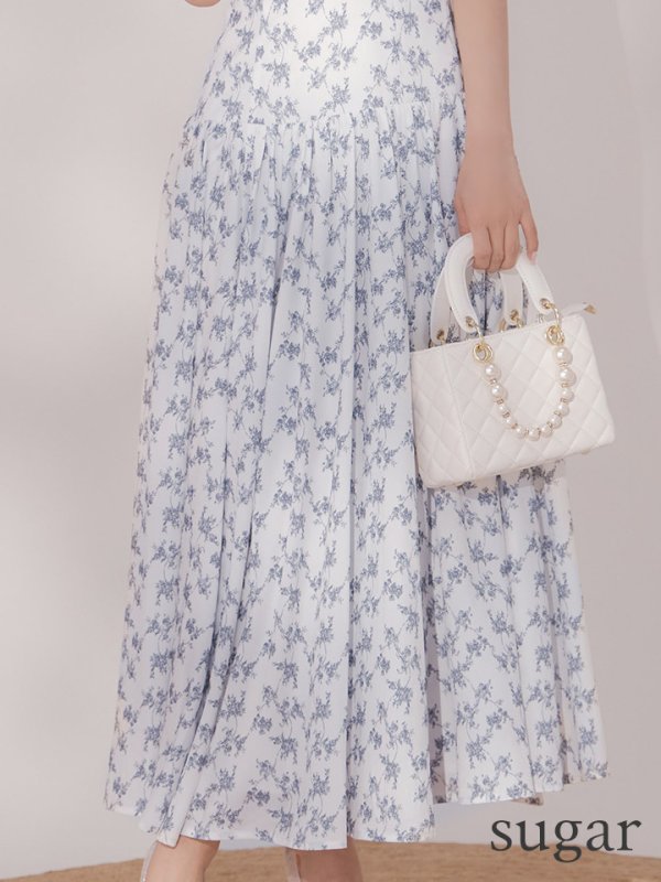 ホワイトxブルー　モデル：三上悠亜　身長：159cm　着用サイズ：Sサイズ