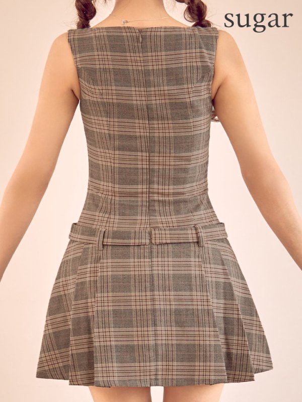 ブラウン　モデル：三上悠亜　身長：159cm　着用サイズ：Sサイズ