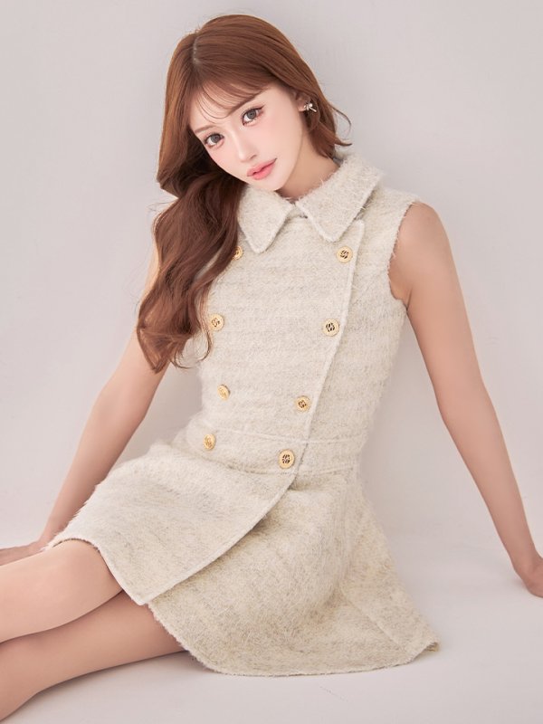 アイボリー モデル：明日花キララ　身長：164cm　着用サイズ：Sサイズ