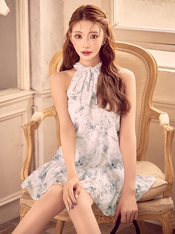 ホワイトxグレー モデル：明日花キララ　身長：162cm 着用サイズ：Sサイズ