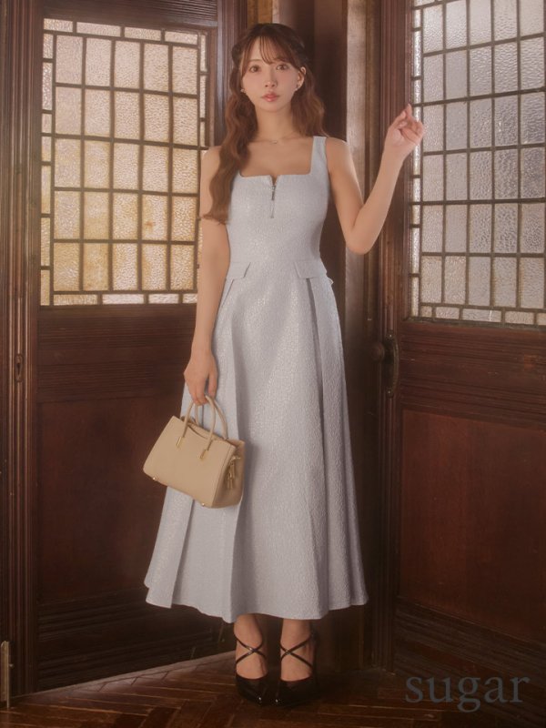 ライトグレー　モデル：三上悠亜　身長：159cm　着用サイズ：Sサイズ