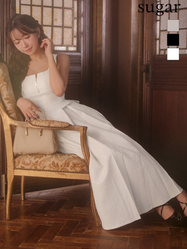 ホワイト　モデル：三上悠亜　身長：159cm　着用サイズ：Sサイズ