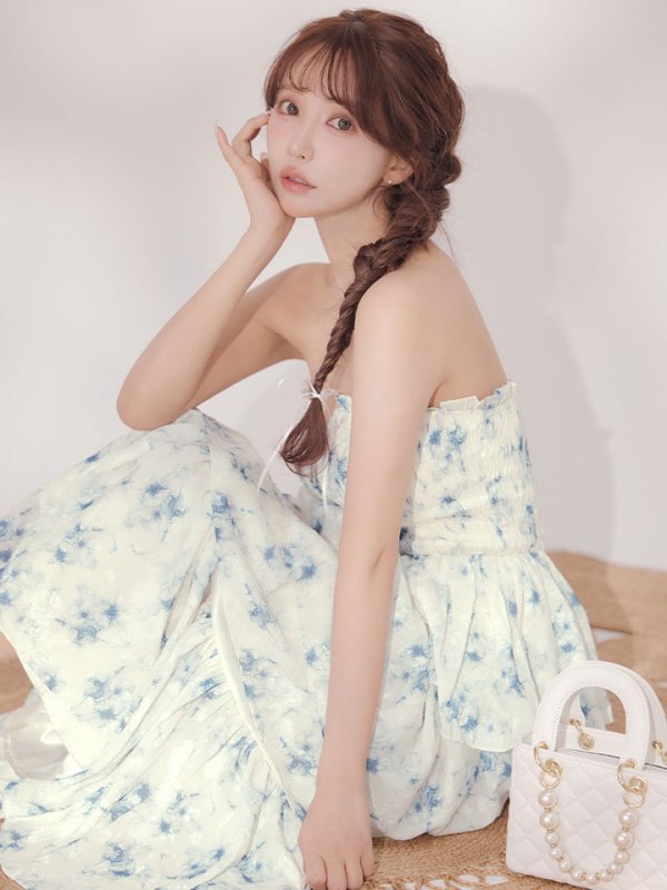 ブルー　モデル：三上悠亜　身長：159cm　着用サイズ：Sサイズ