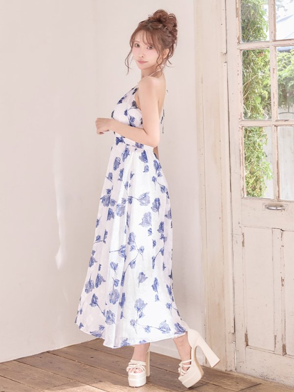 ホワイト×ネイビー　モデル：三上悠亜　身長：159cm　着用サイズ：Sサイズ