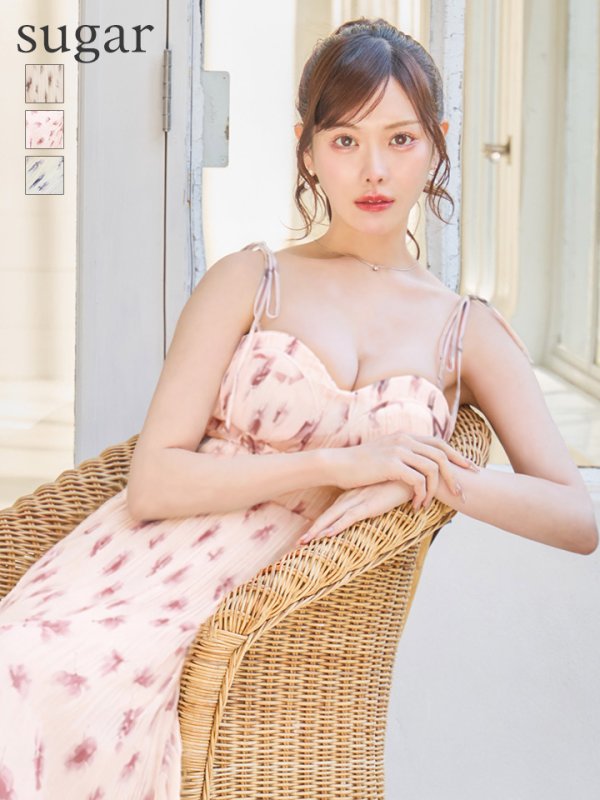 ピンク モデル：朝日向まり　身長：167cm　着用サイズ：Sサイズ