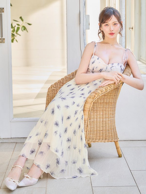 ブルー モデル：朝日向まり　身長：167cm　着用サイズ：Sサイズ