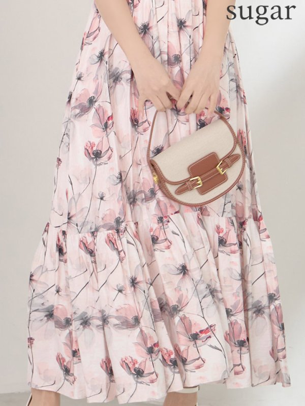 ピンク　モデル：三上悠亜　身長：159cm　着用サイズ：Sサイズ