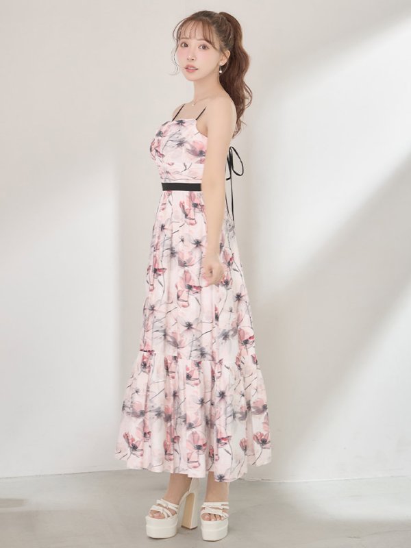 ピンク　モデル：三上悠亜　身長：159cm　着用サイズ：Sサイズ