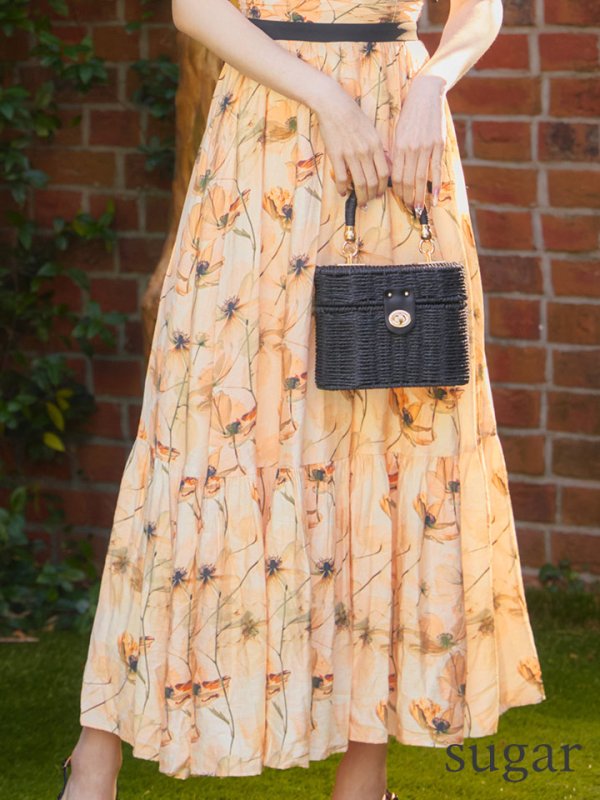 オレンジ　モデル：けい　 身長：165cm　着用サイズ：Sサイズ