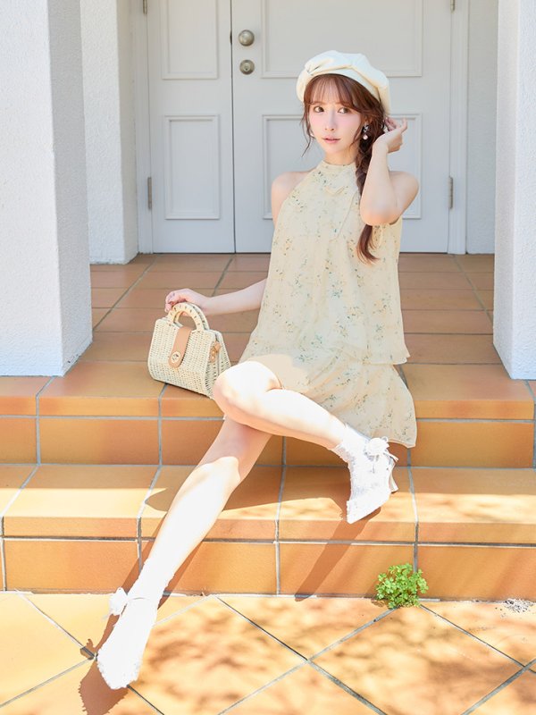 イエロー モデル：三上悠亜　身長：159cm　着用サイズ：Sサイズ
