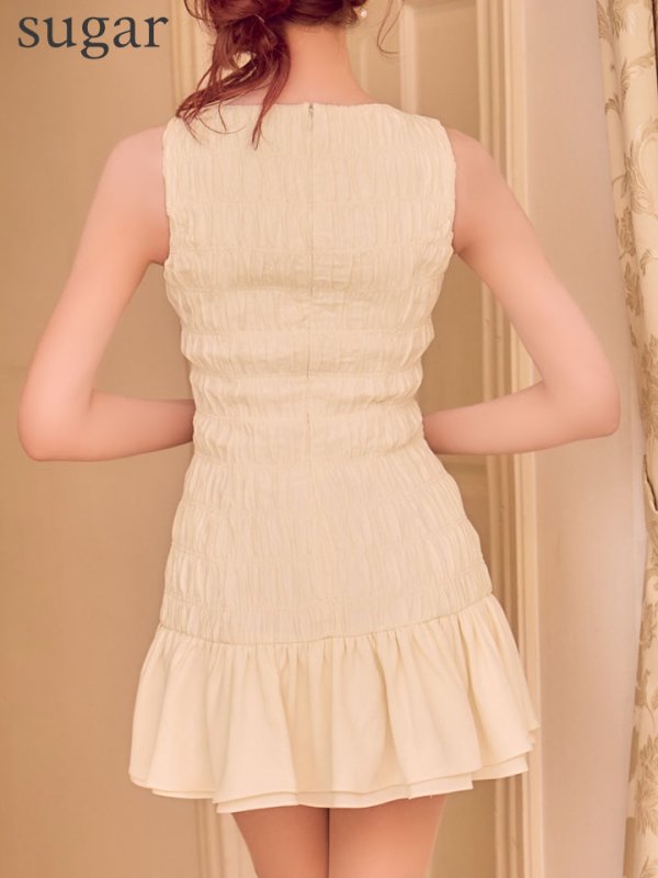 アイボリー　モデル：明日花キララ　身長：162cm 着用サイズ：Sサイズ