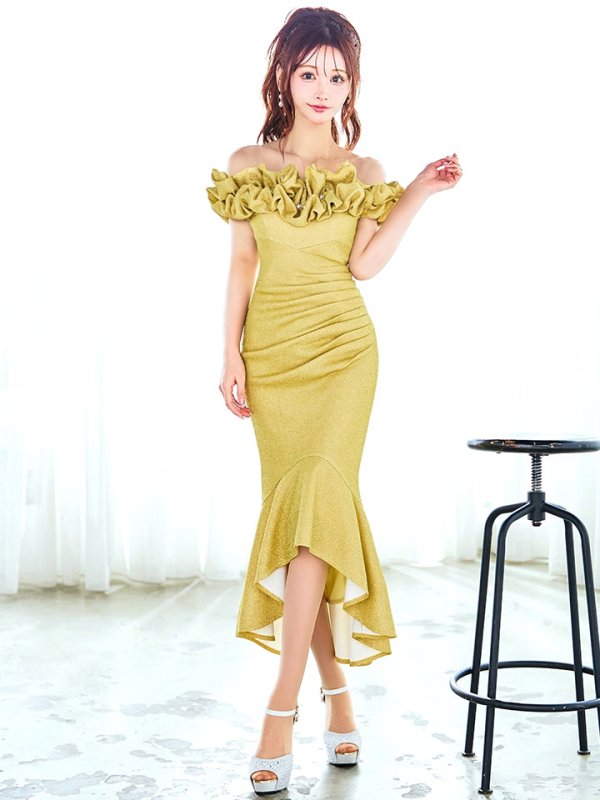 ライトゴールド モデル：真優川咲　身長：158cm　着用サイズ：8号(Sサイズ)