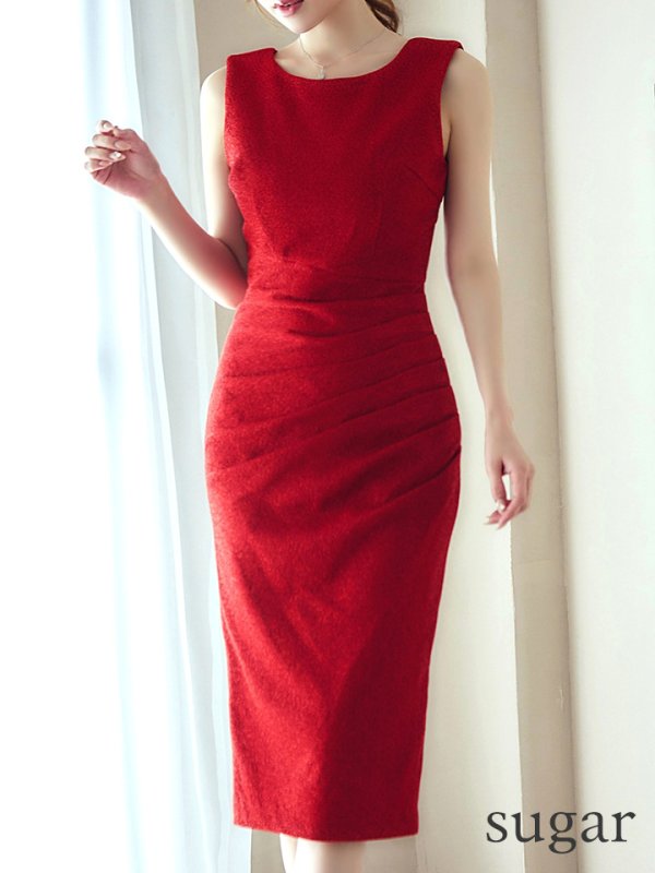 ダークレッド モデル:ゆめ 身長:160cm 着用サイズ:8号(Sサイズ)