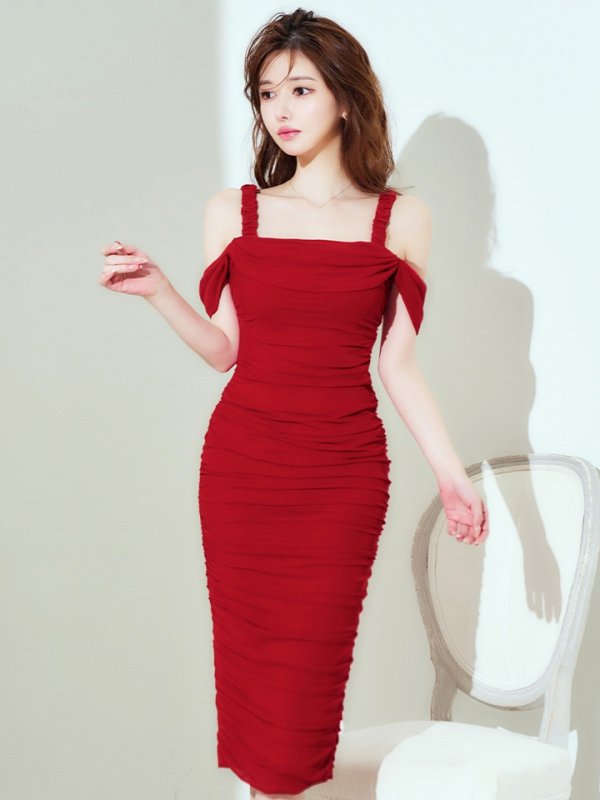 ダークレッド　モデル：ゆめ　身長：160cm　着用サイズ：8号(Sサイズ)