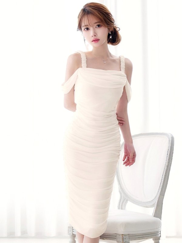 アイボリー　モデル：ゆめ　身長：160cm　着用サイズ：8号(Sサイズ)