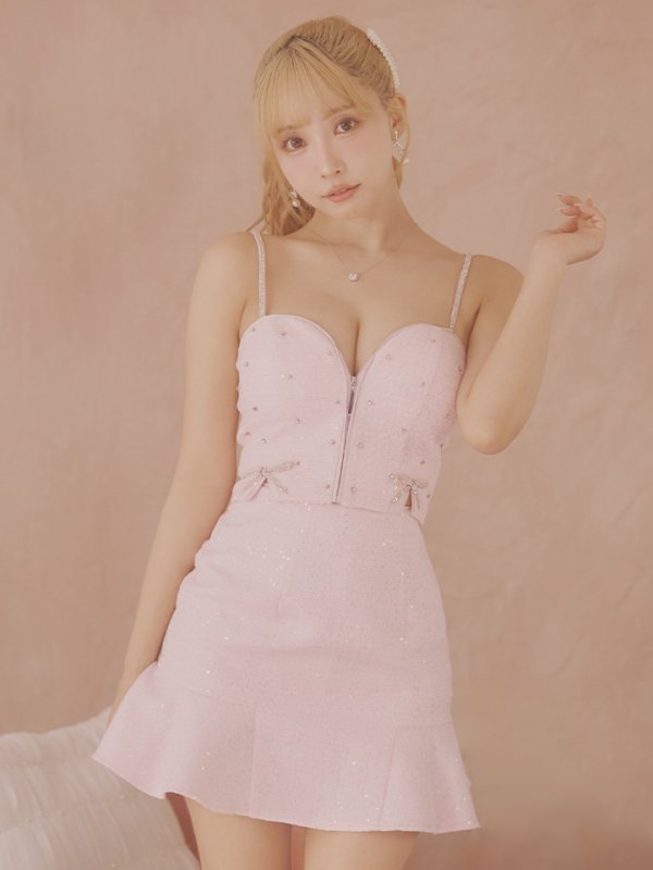 ピンク モデル:三上悠亜 身長:159cm 着用サイズ:Sサイズ