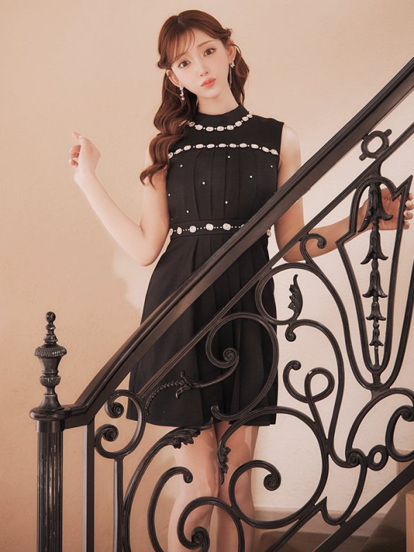 ブラック モデル:明日花キララ 身長:162cm 着用サイズ:Sサイズ