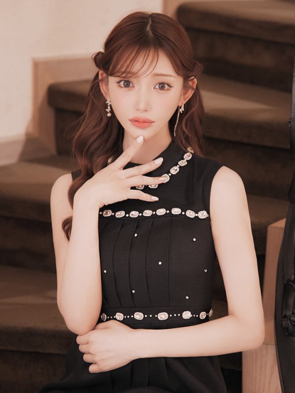 ブラック モデル:明日花キララ 身長:162cm 着用サイズ:Sサイズ