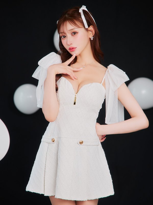 ホワイト モデル:明日花キララ 身長162cm 着用サイズ:Sサイズ