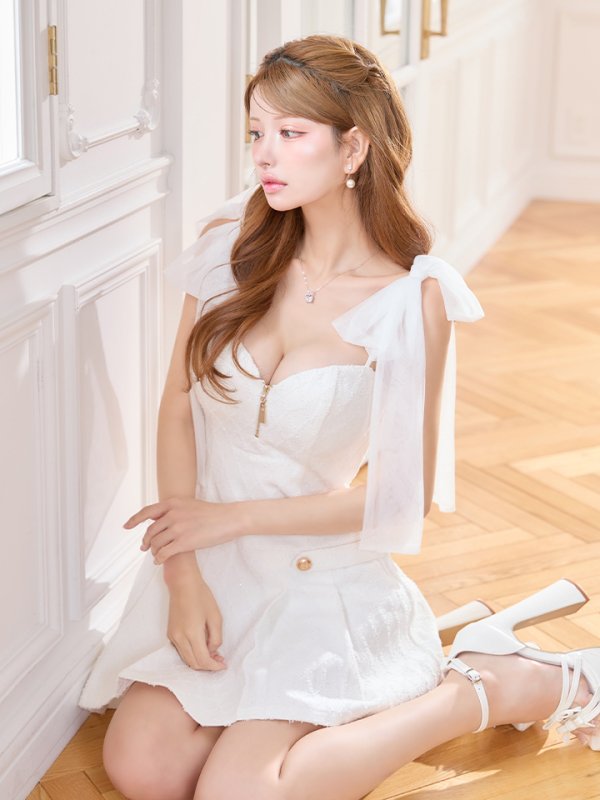 ホワイト　モデル：まりん　身長：164cm　着用サイズ：Sサイズ