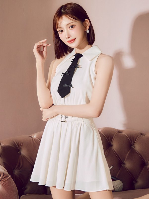 ホワイト モデル:明日花キララ 身長:162cm 着用サイズ:Sサイズ