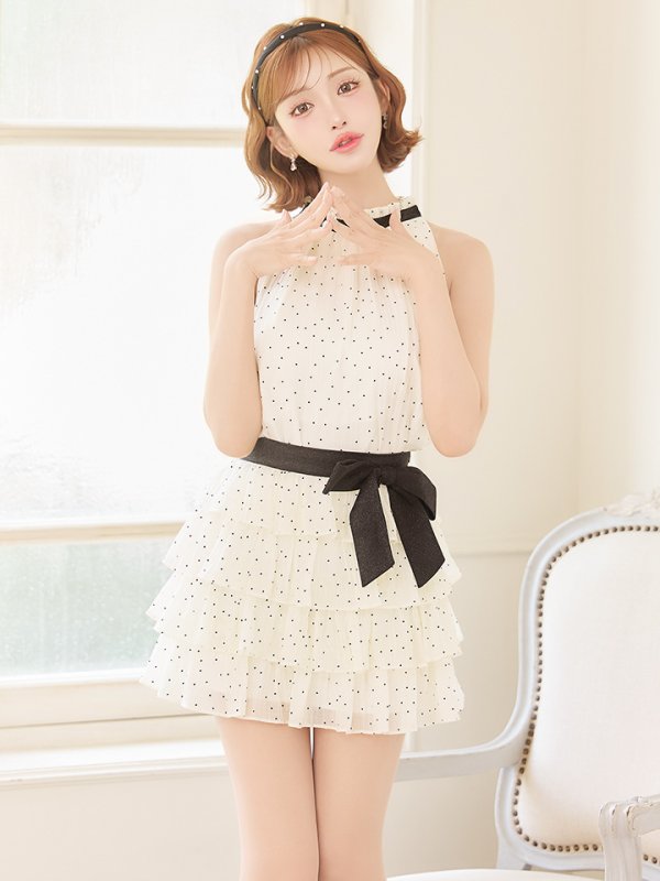 アイボリー モデル：明日花キララ　身長：162cm 着用サイズ：Sサイズ