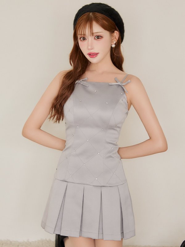 グレー モデル：明日花キララ　身長：162cm 着用サイズ：Sサイズ