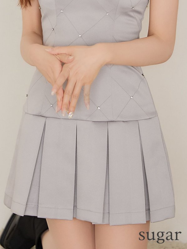 グレー モデル：明日花キララ　身長：162cm 着用サイズ：Sサイズ