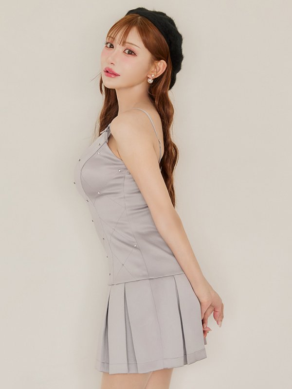 グレー モデル：明日花キララ　身長：162cm 着用サイズ：Sサイズ