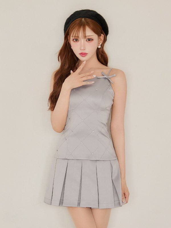 グレー モデル：明日花キララ　身長：162cm 着用サイズ：Sサイズ